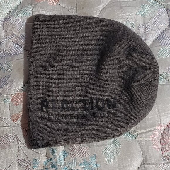 Reaction Kenneth Cole Gray and Black Knit Beanie Hat - Picture 2 of 3